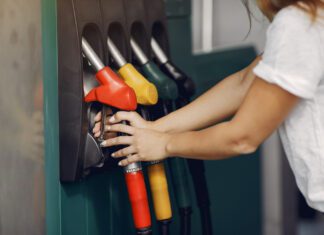 Governo empreende medidas para conter preço dos combustíveis