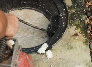 Especialista comenta importância de fazer a limpeza de fossas sépticas