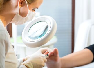 Pés diabéticos: cuidados previnem infecções e feridas