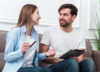 Cartões de benefícios: segmento mira consumidores sem plano de saúde