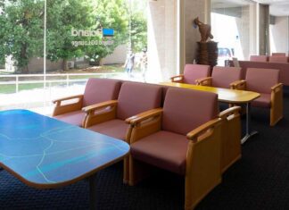 Universidade japonesa inaugura lounge Roland DG