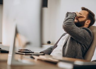 Fenômeno do quiet quitting revela profissionais exaustos com o trabalho