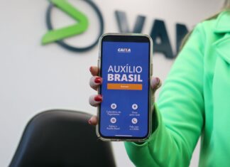 Auxílio Brasil: texto sobre consignado recebe assinatura do presidente