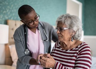 Especialistas dão dicas para melhorar a qualidade de vida do idoso com Alzheimer