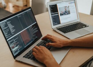 Empresas nacionais de tecnologia investem na formação gratuita de programadores