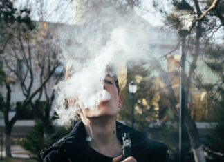 Cigarro eletrônico e sedentarismo bloqueiam avanços em saúde