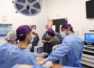 Cirurgia plástica brasileira atrai atenção de estrangeiros